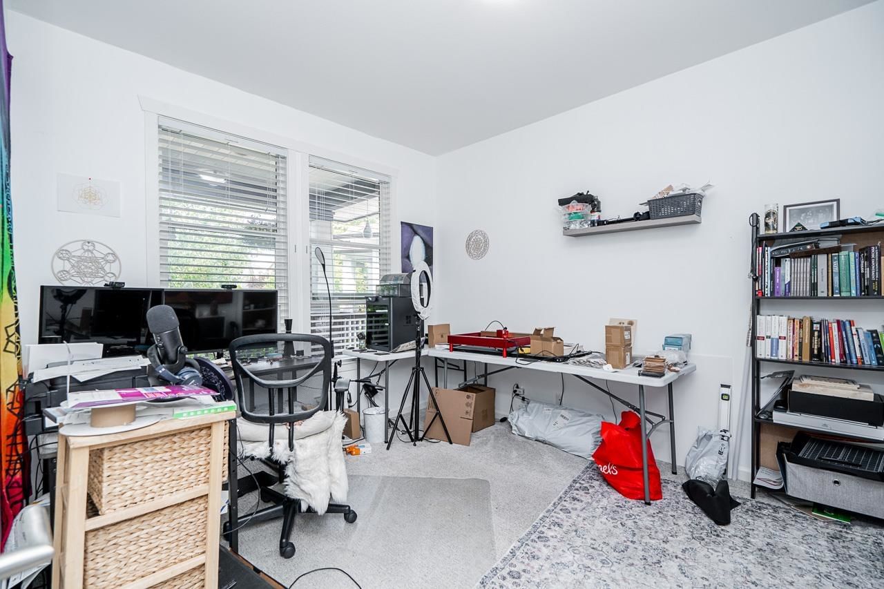 Listing Image 16