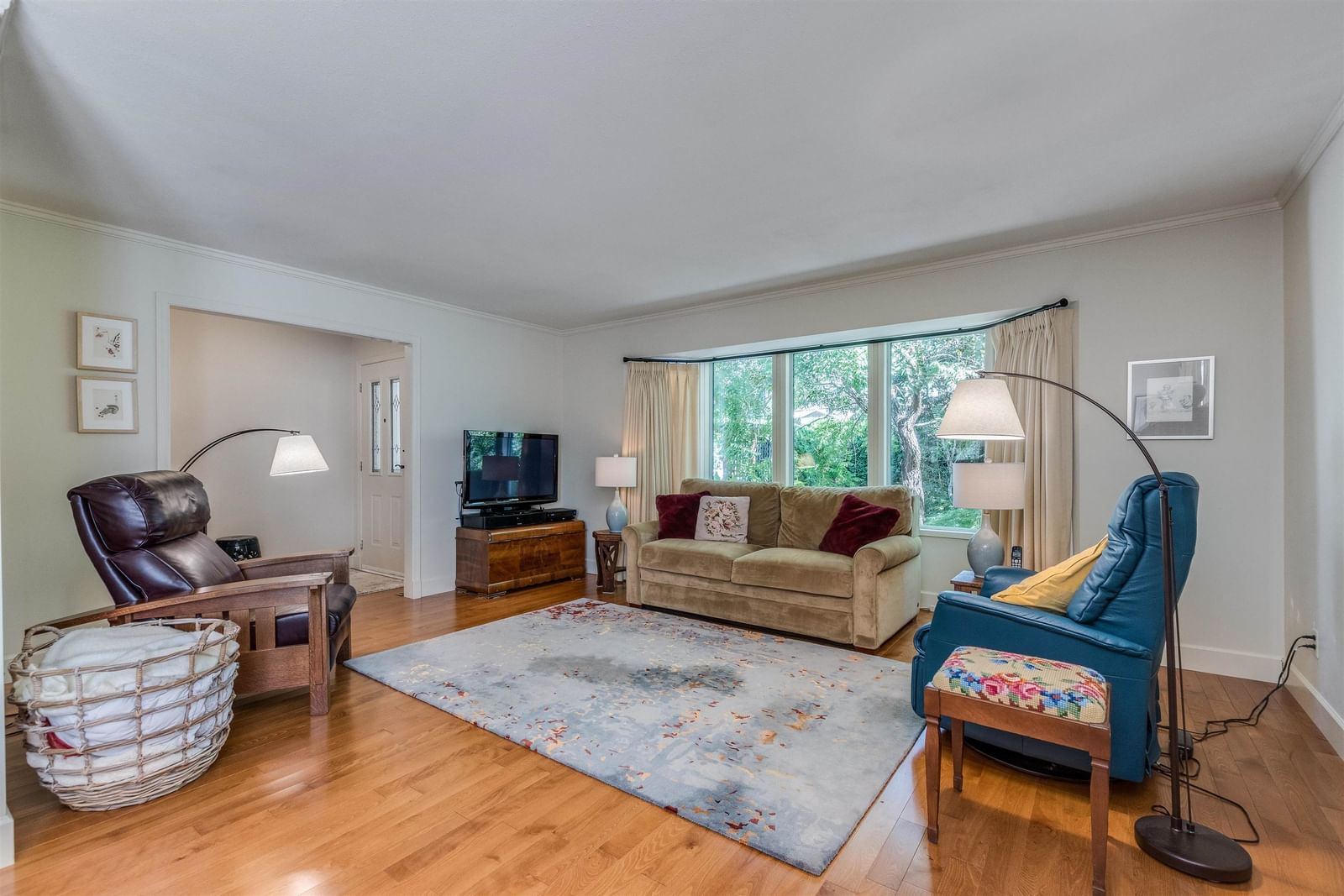 Listing Image 8