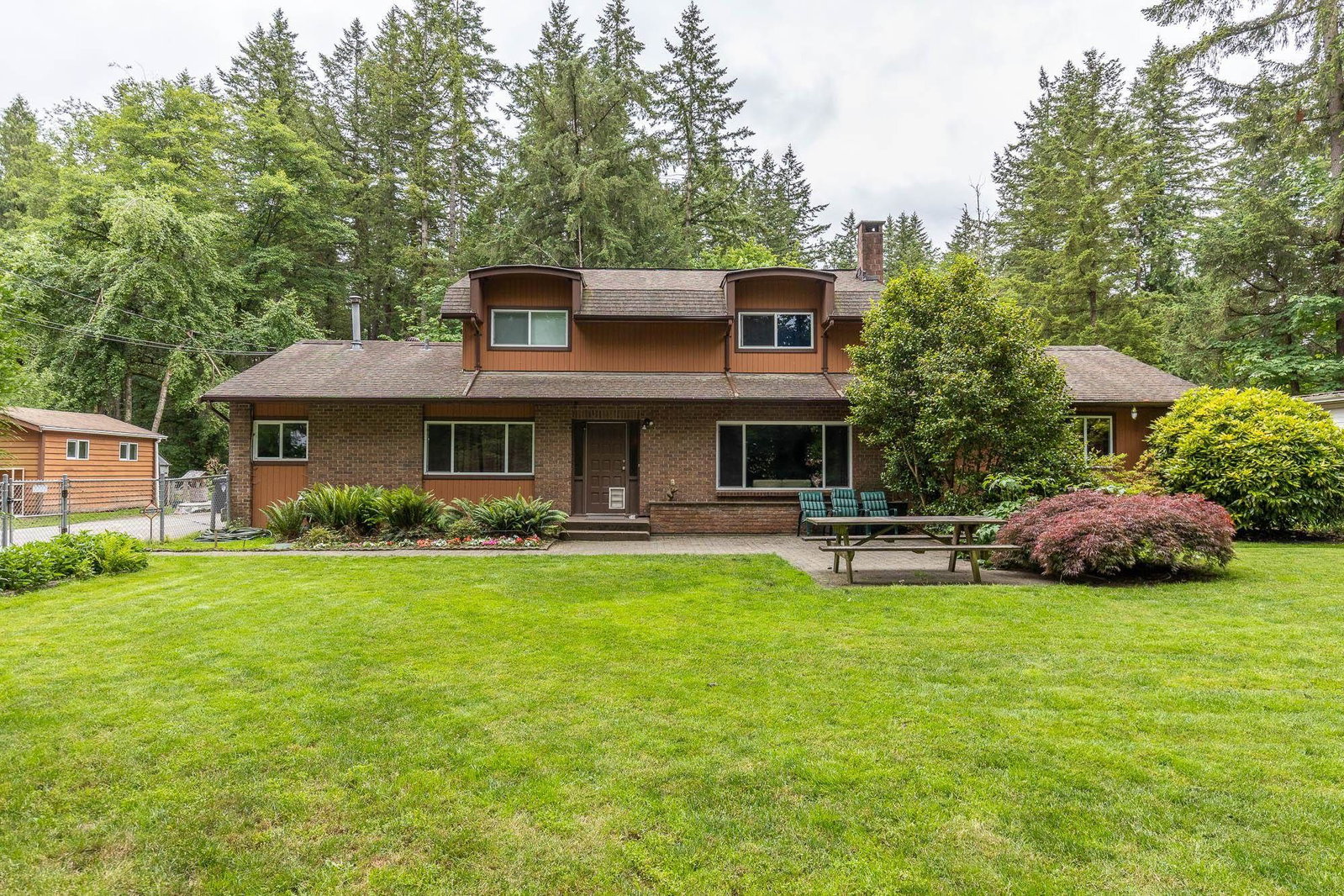Listing Image 4