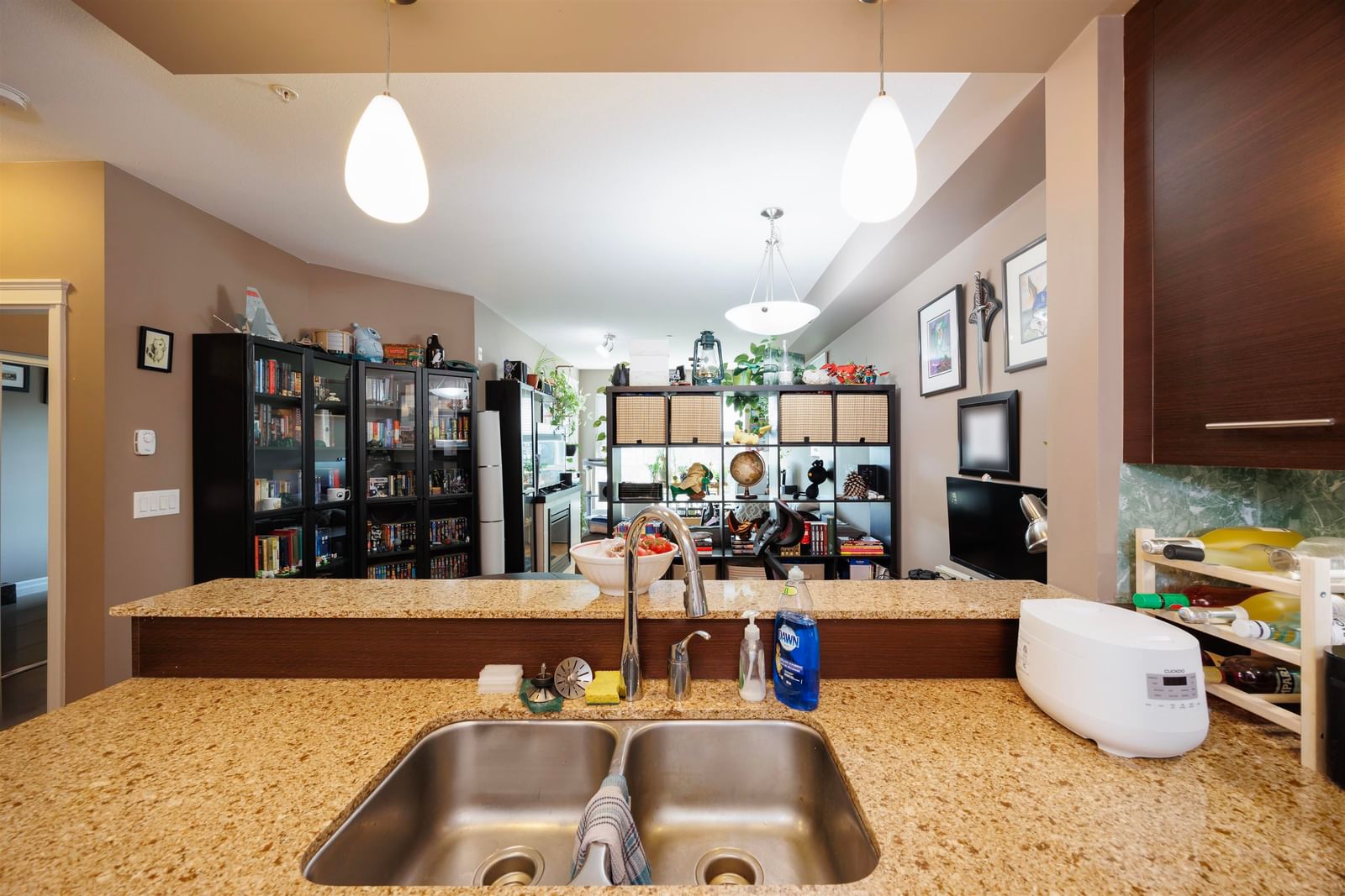 Listing Image 15