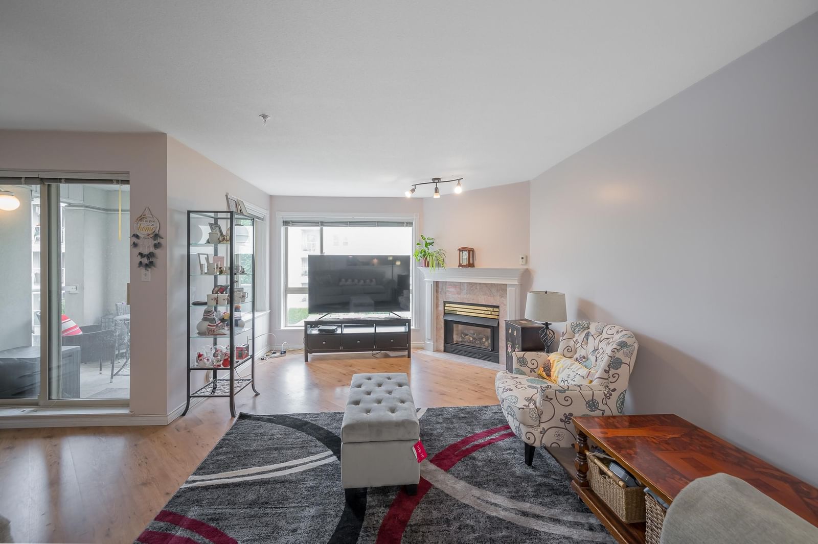 Listing Image 17