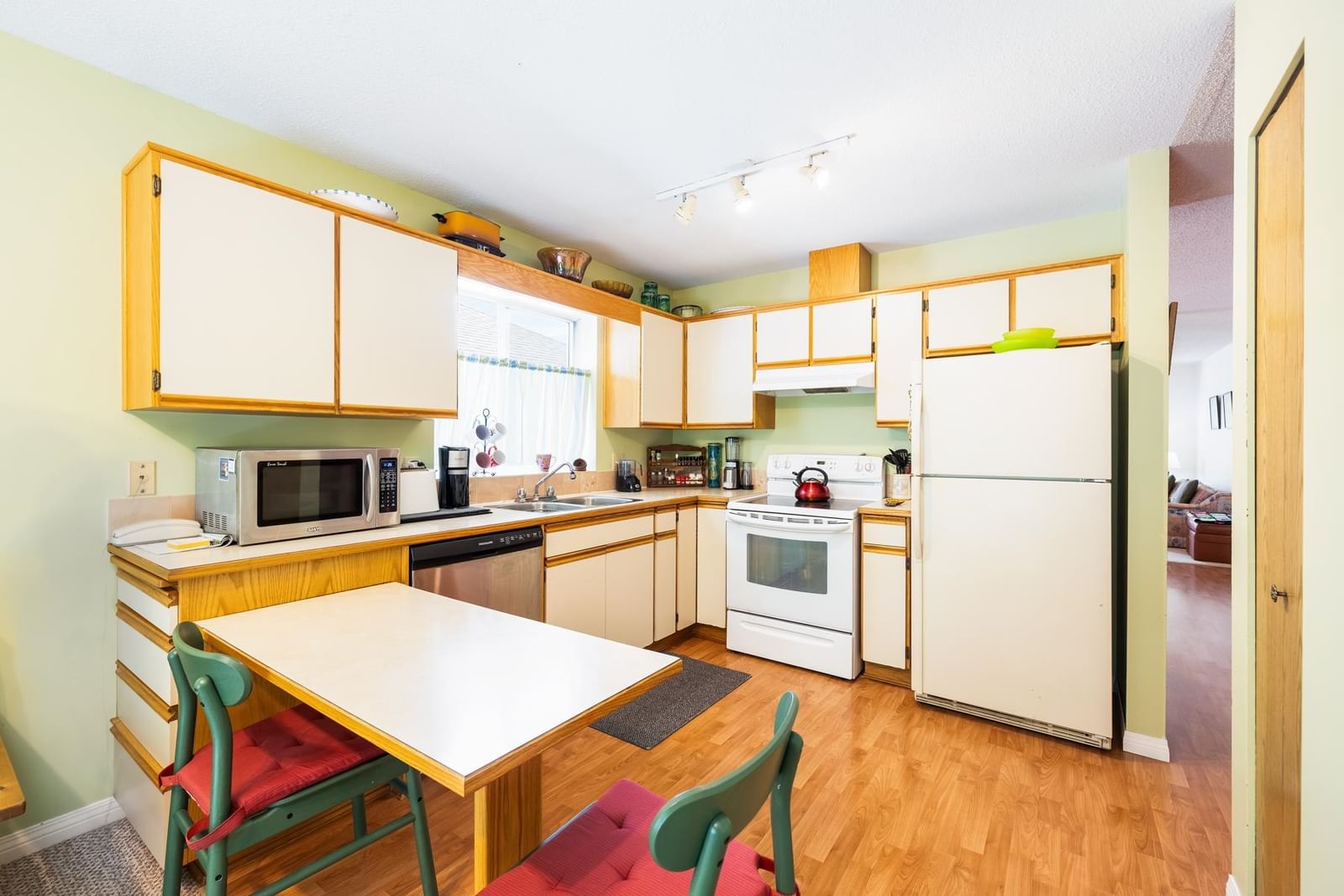 Listing Image 10