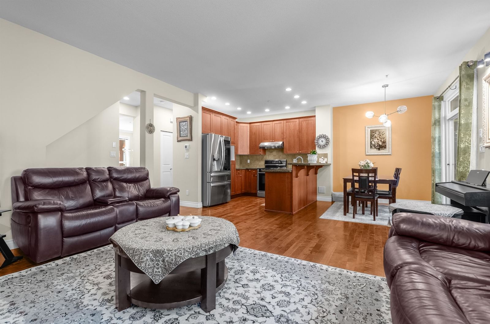 Listing Image 12