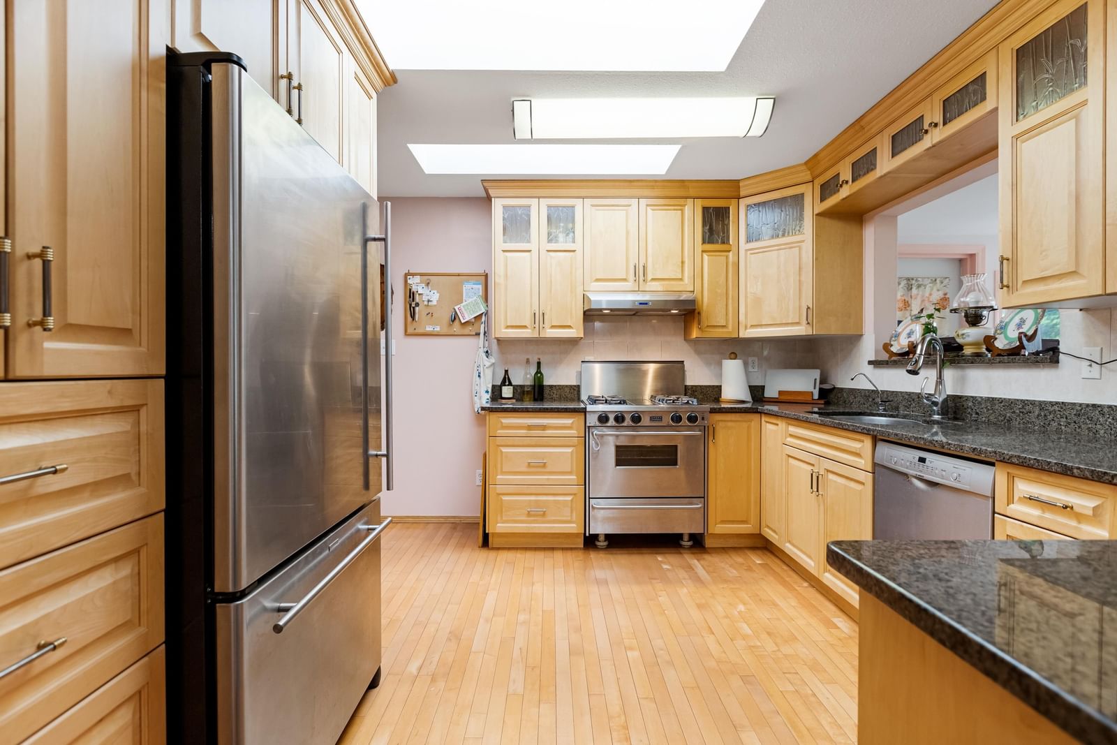 Listing Image 10