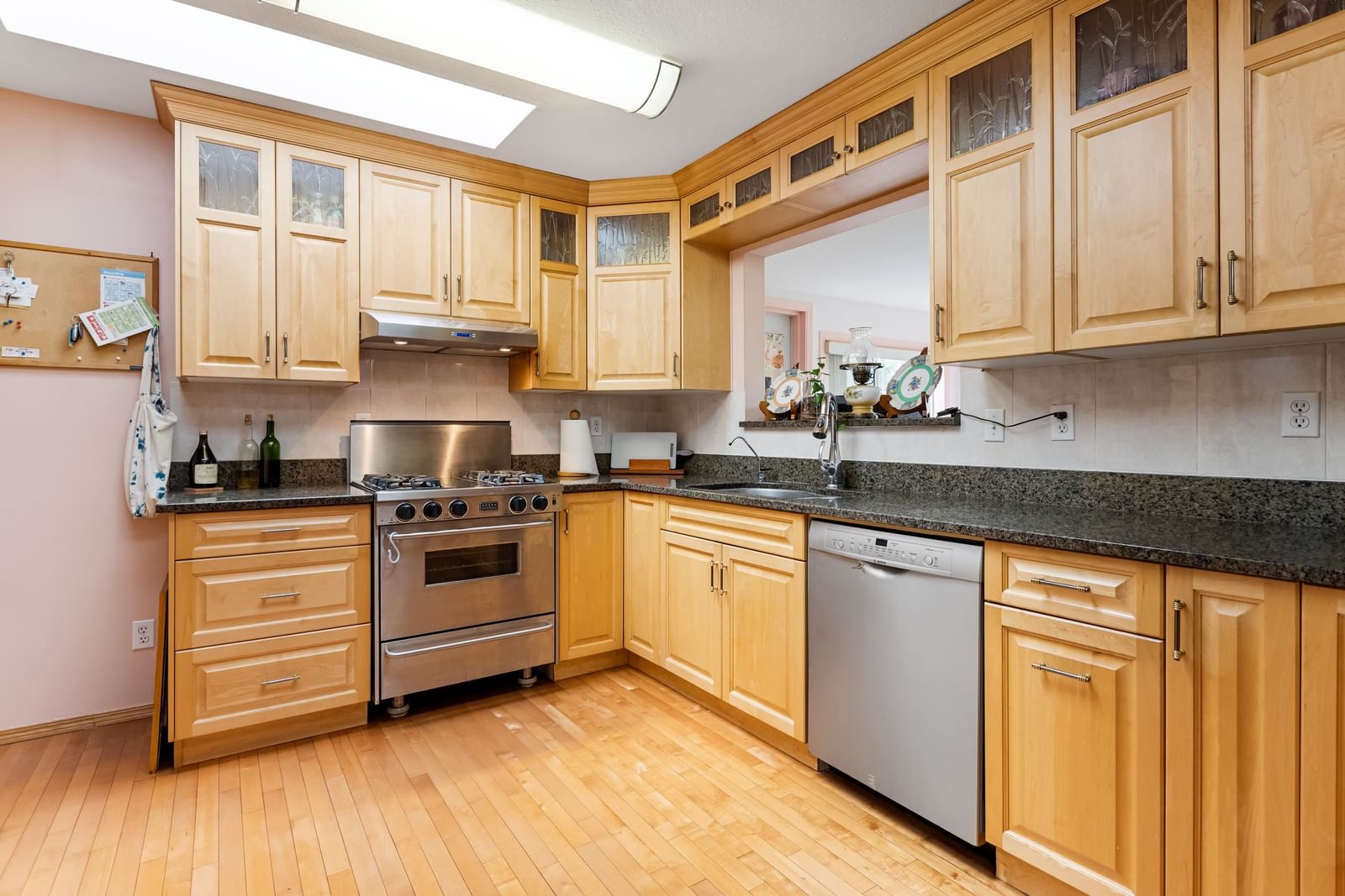 Listing Image 11