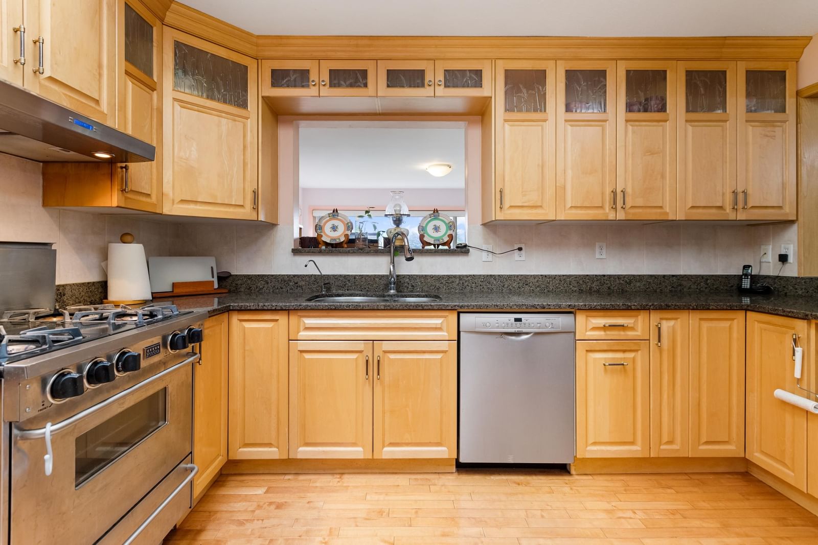 Listing Image 12