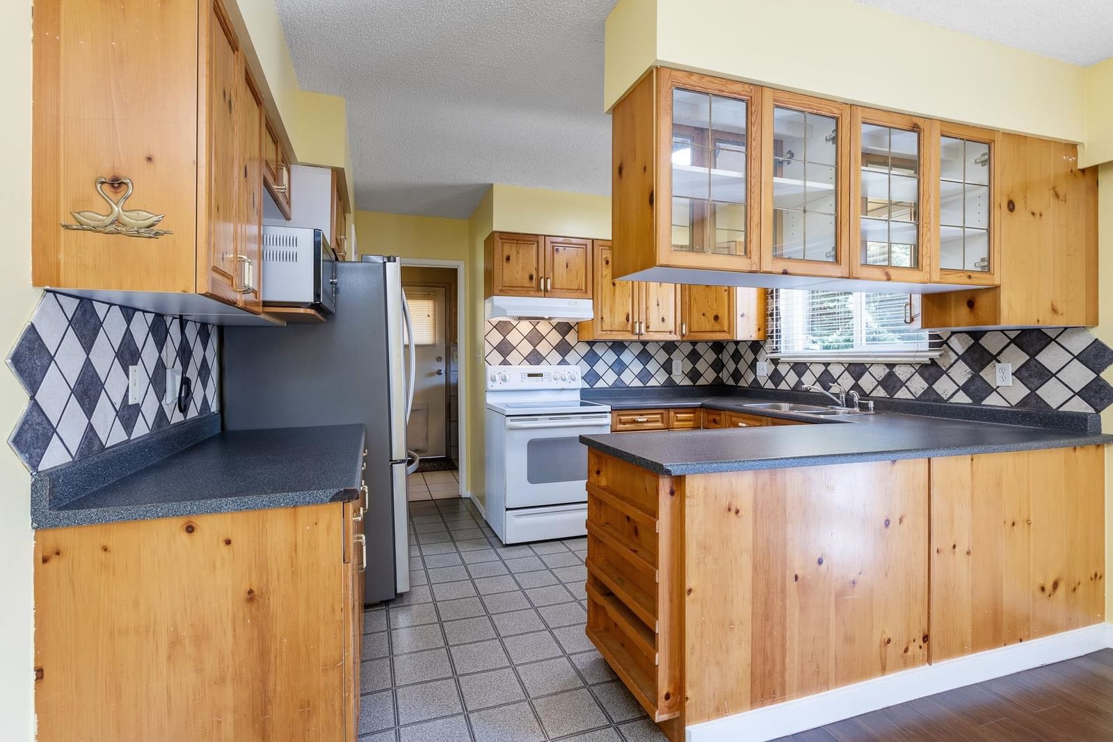 Listing Image 10