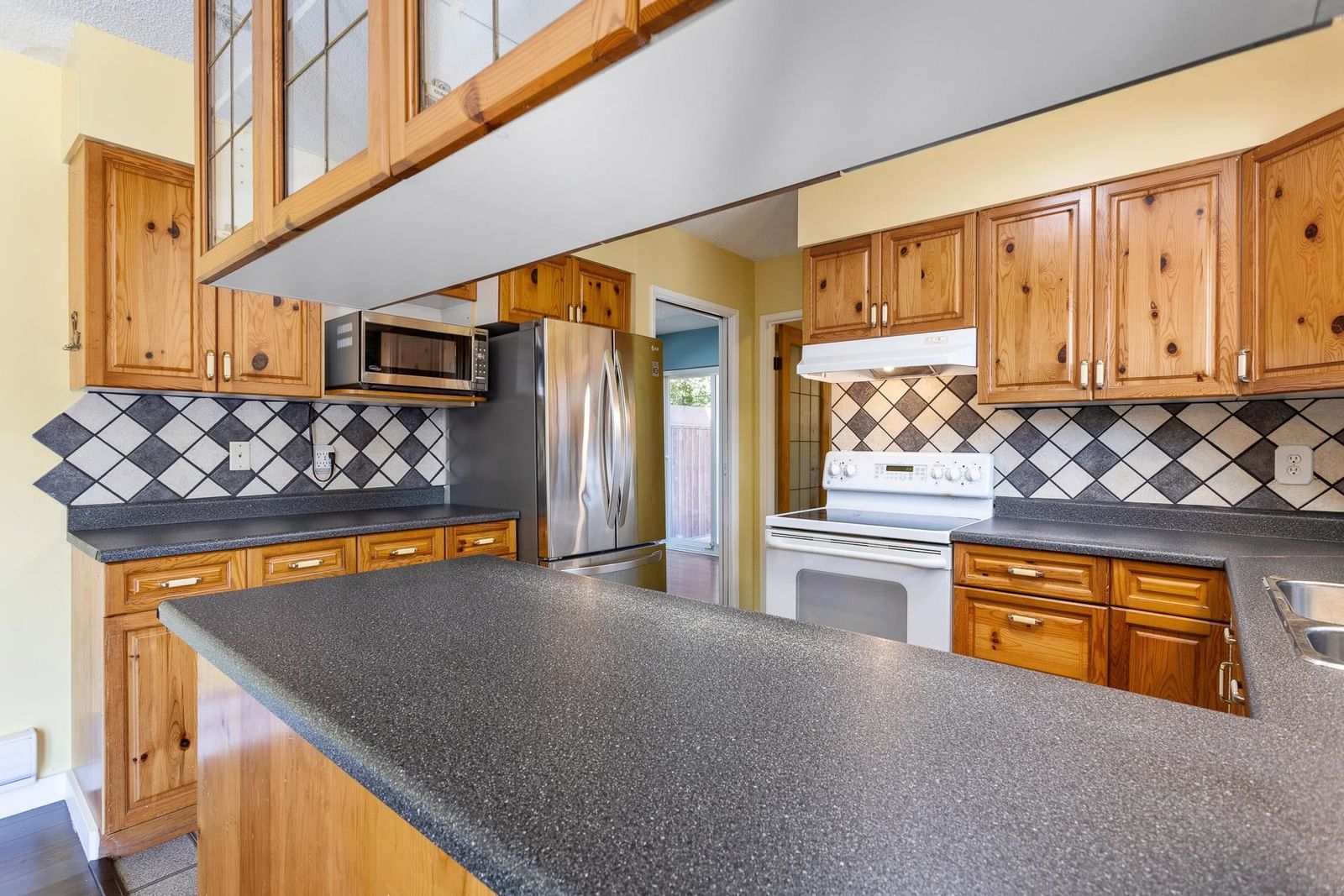 Listing Image 12