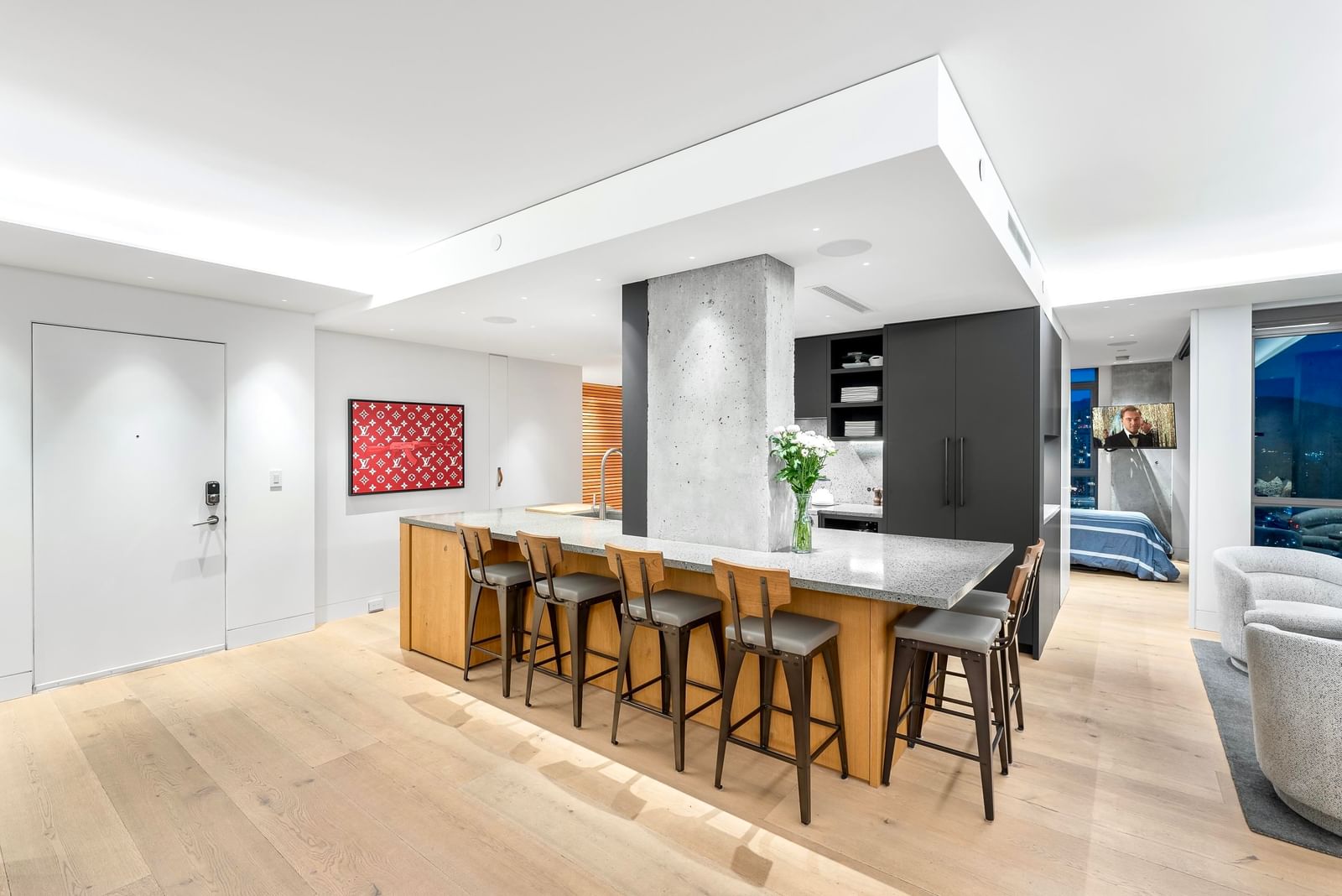 Listing Image 10