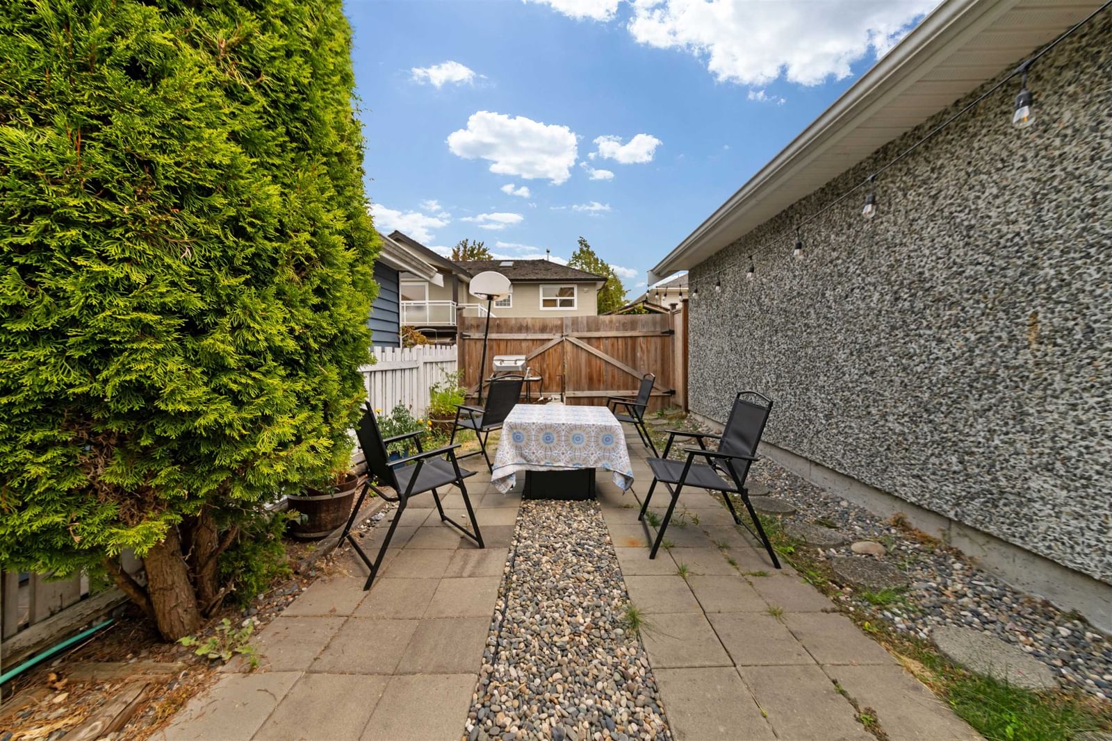 Listing Image 17