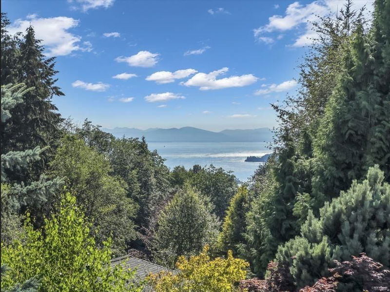 4757 Woodgreen Drive, West Vancouver, British Columbia (MLS R2912571)