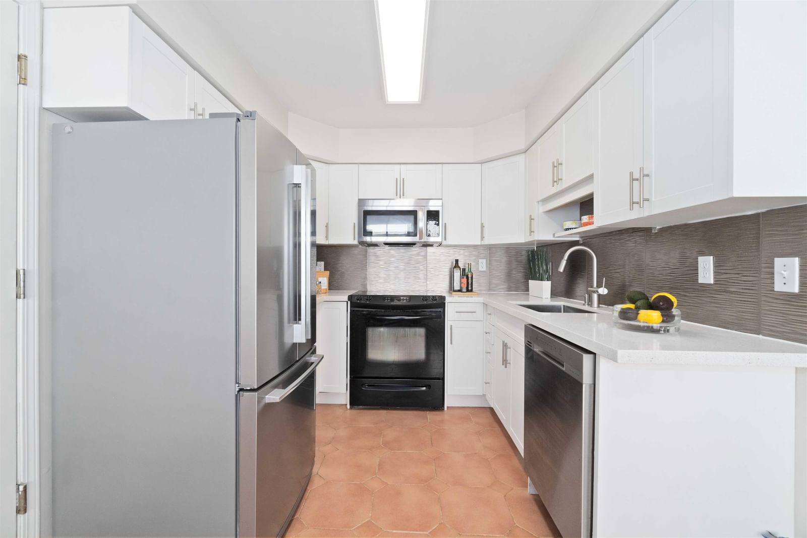 Listing Image 17