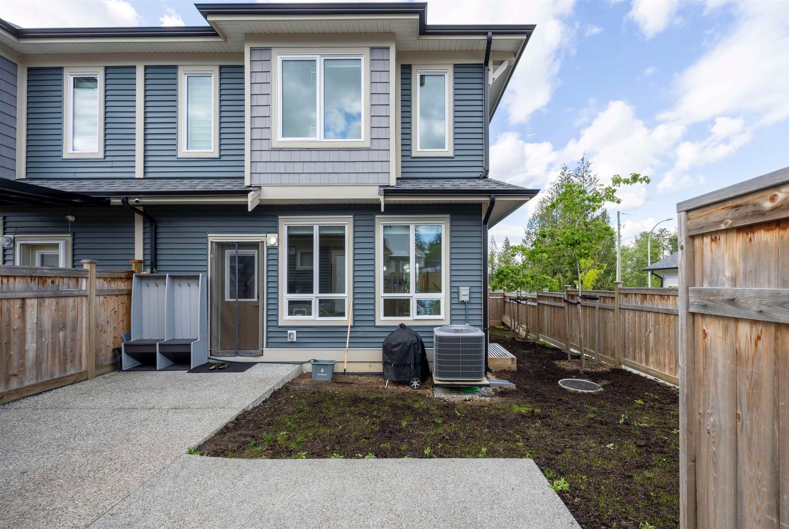 Listing Image 18
