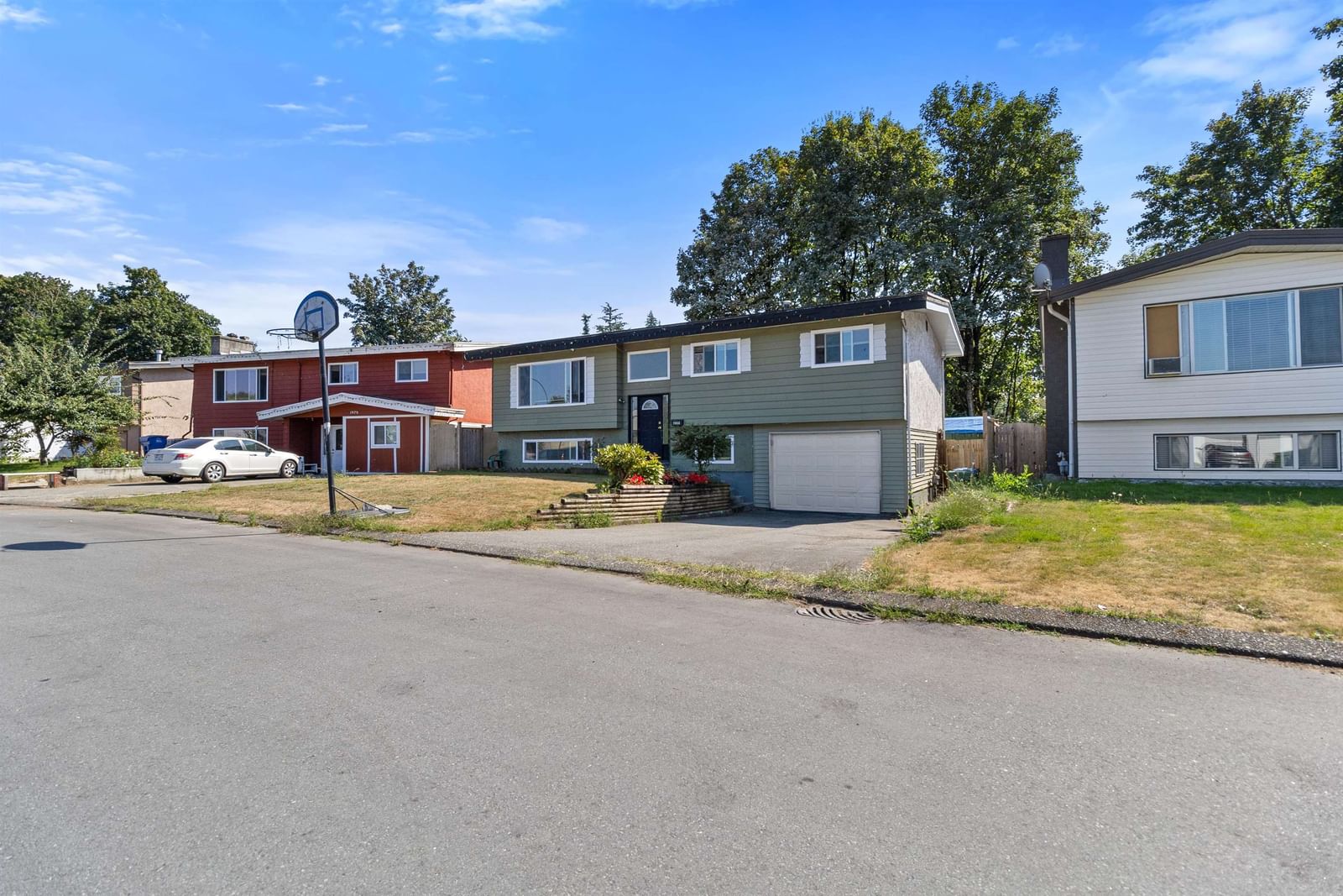 Listing Image 4