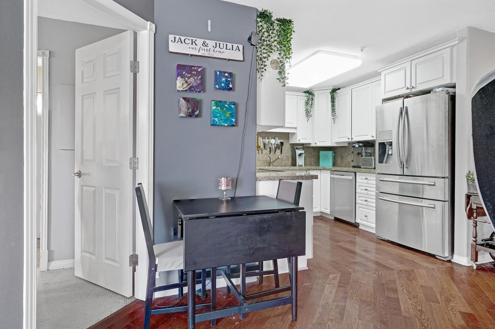 Listing Image 6