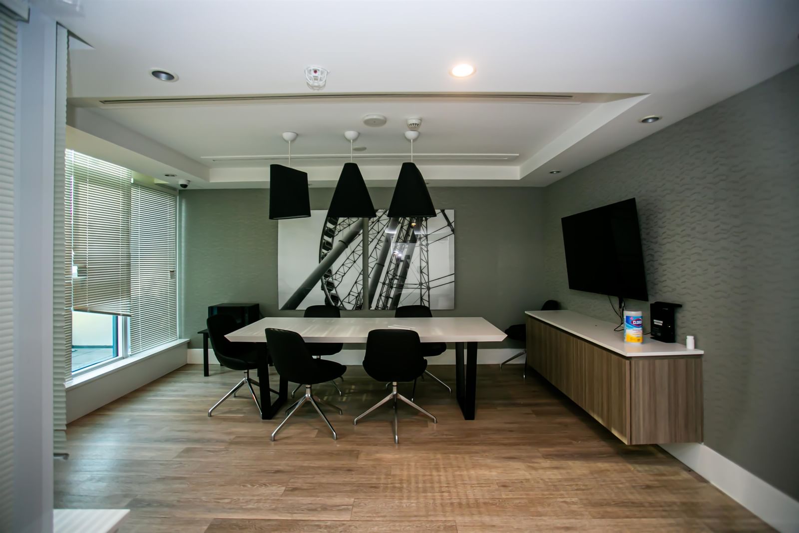 Listing Image 22