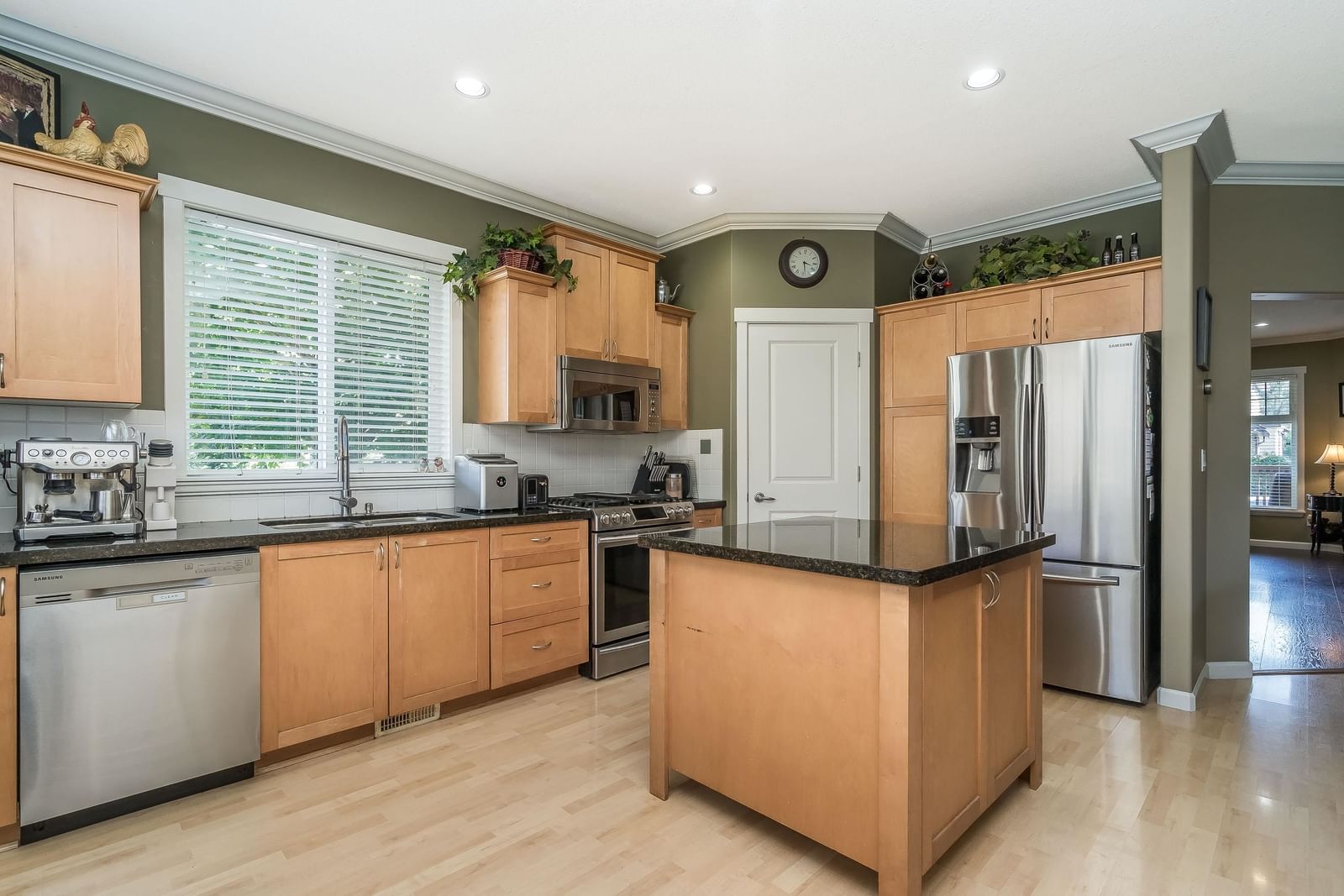 Listing Image 13