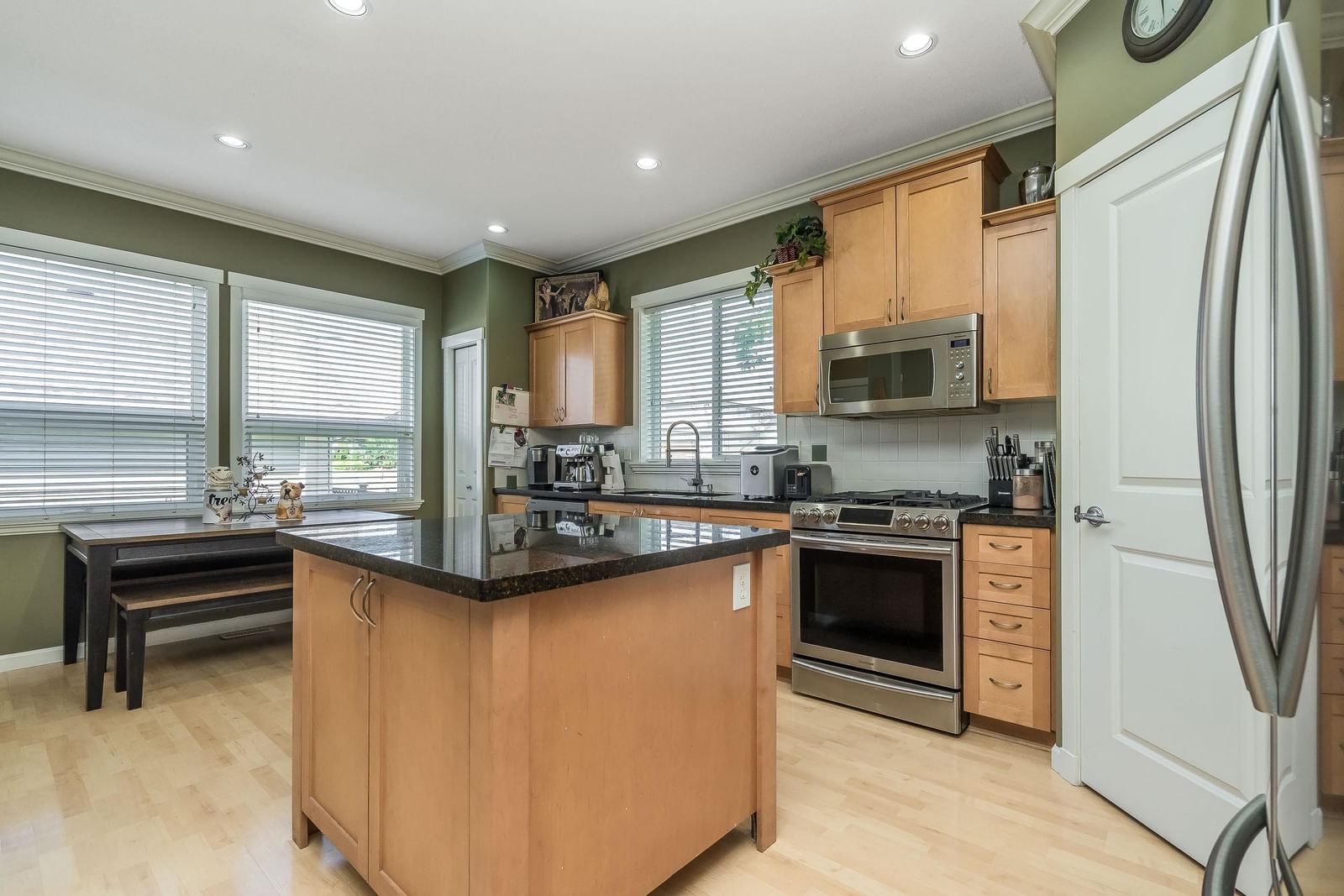 Listing Image 14