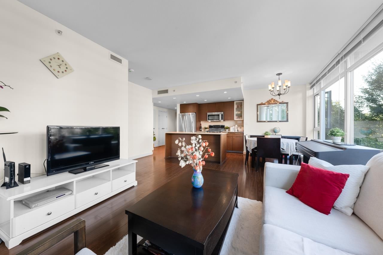 Listing Image 8
