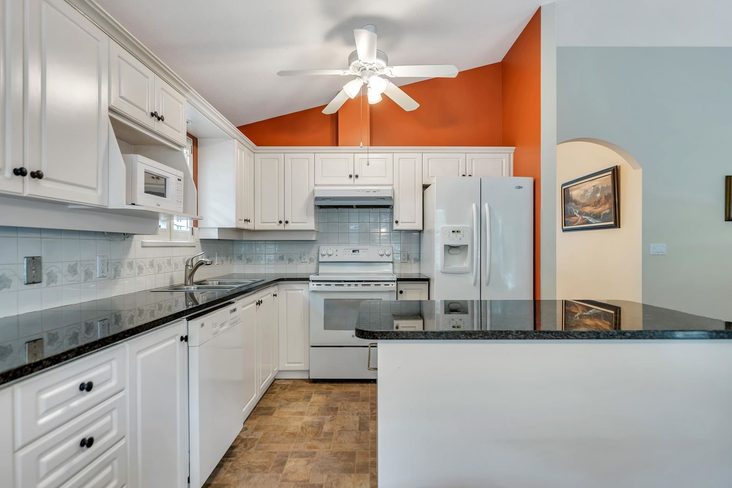 Listing Image 19
