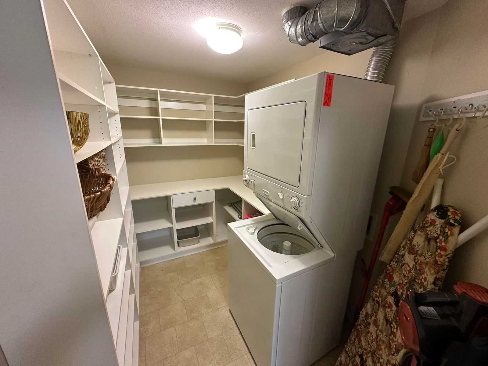 Listing Image 17