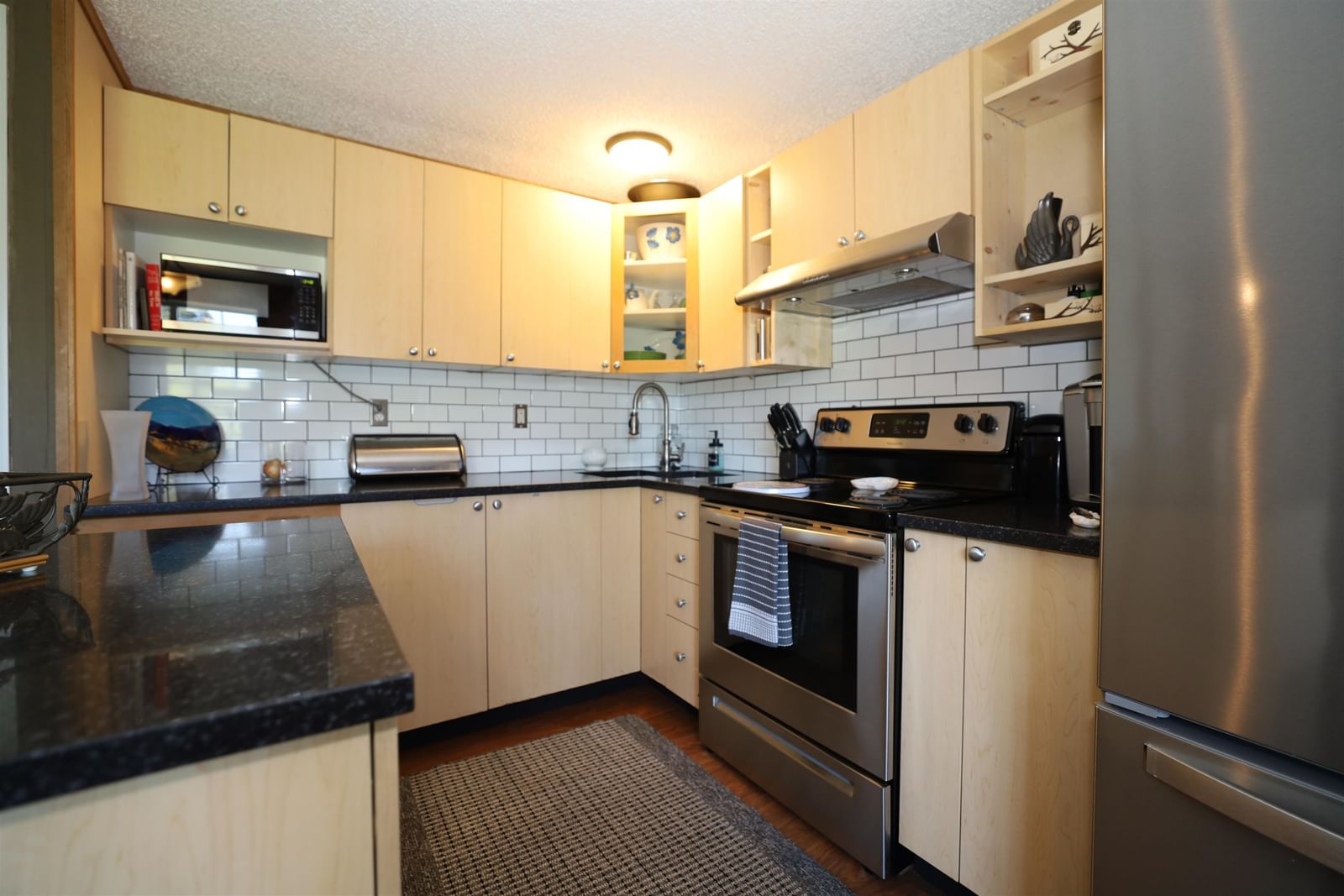 Listing Image 16