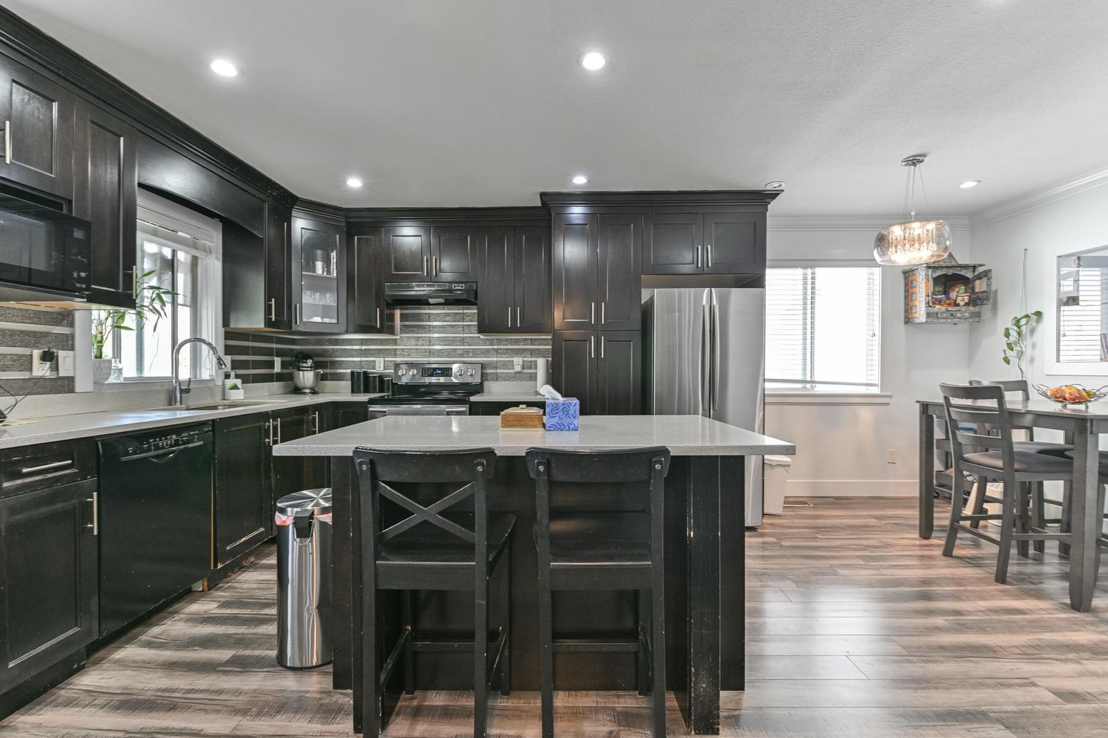 Listing Image 13