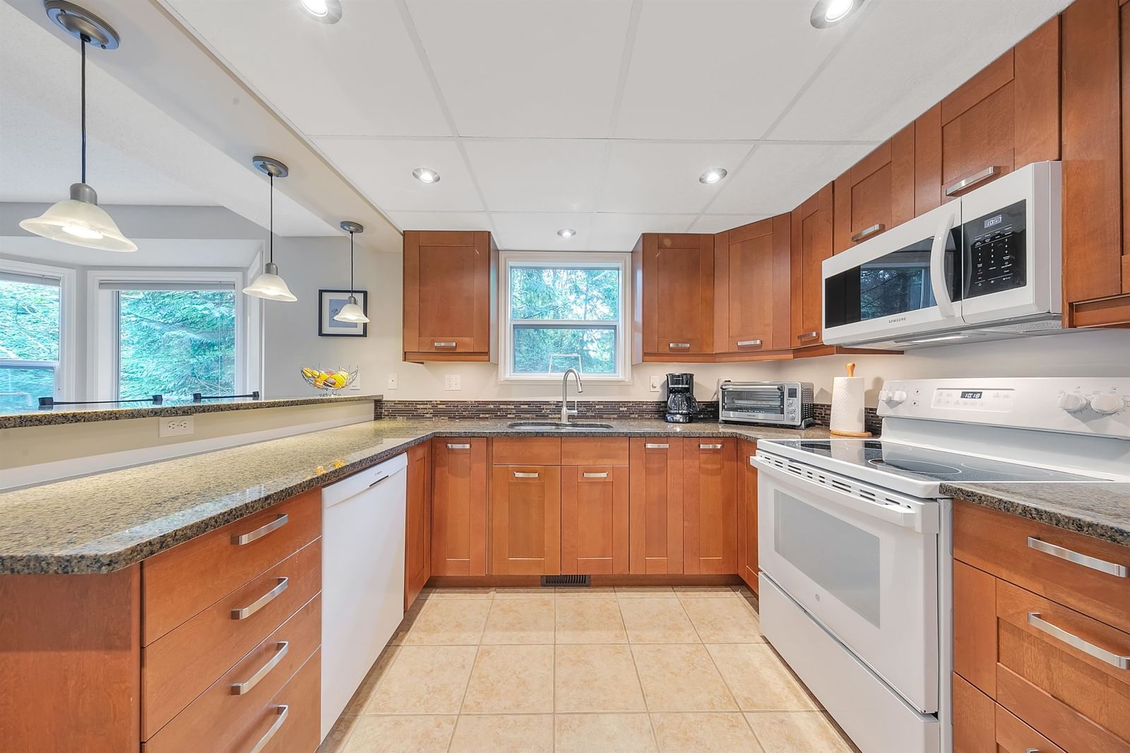 Listing Image 12