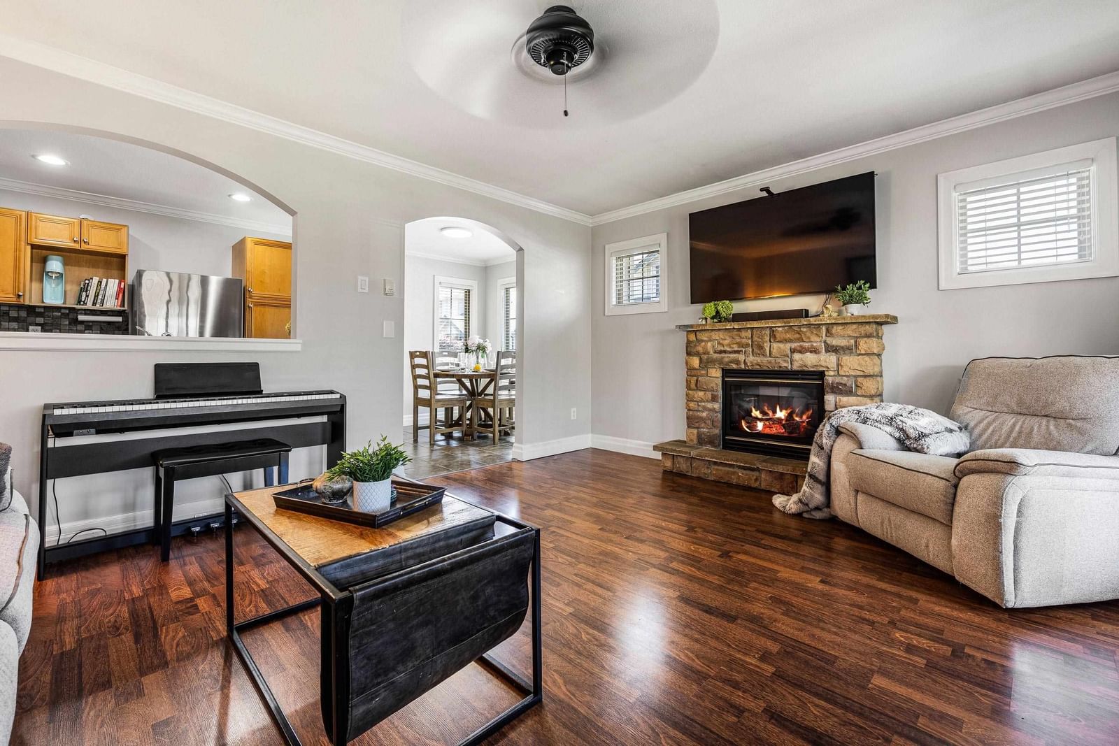 Listing Image 15