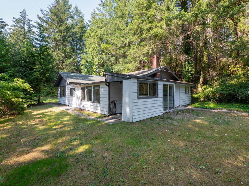 11022 Sunshine Coast Highway, Halfmoon Bay, British Columbia (MLS R2913476)