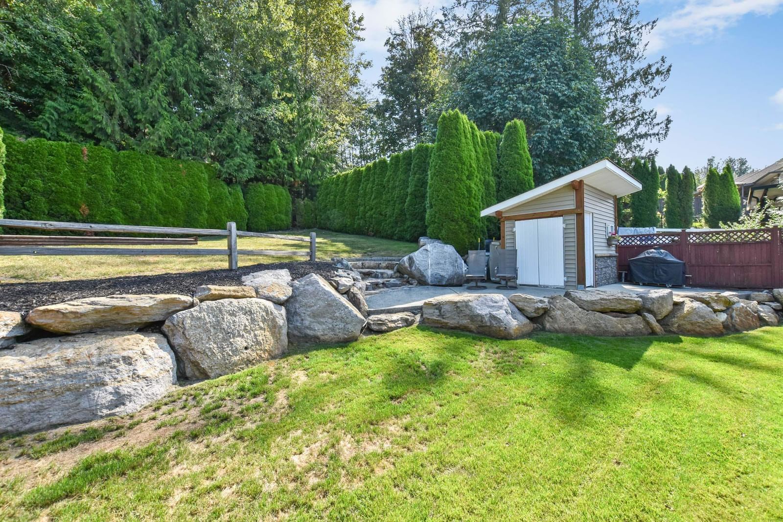 Listing Image 4