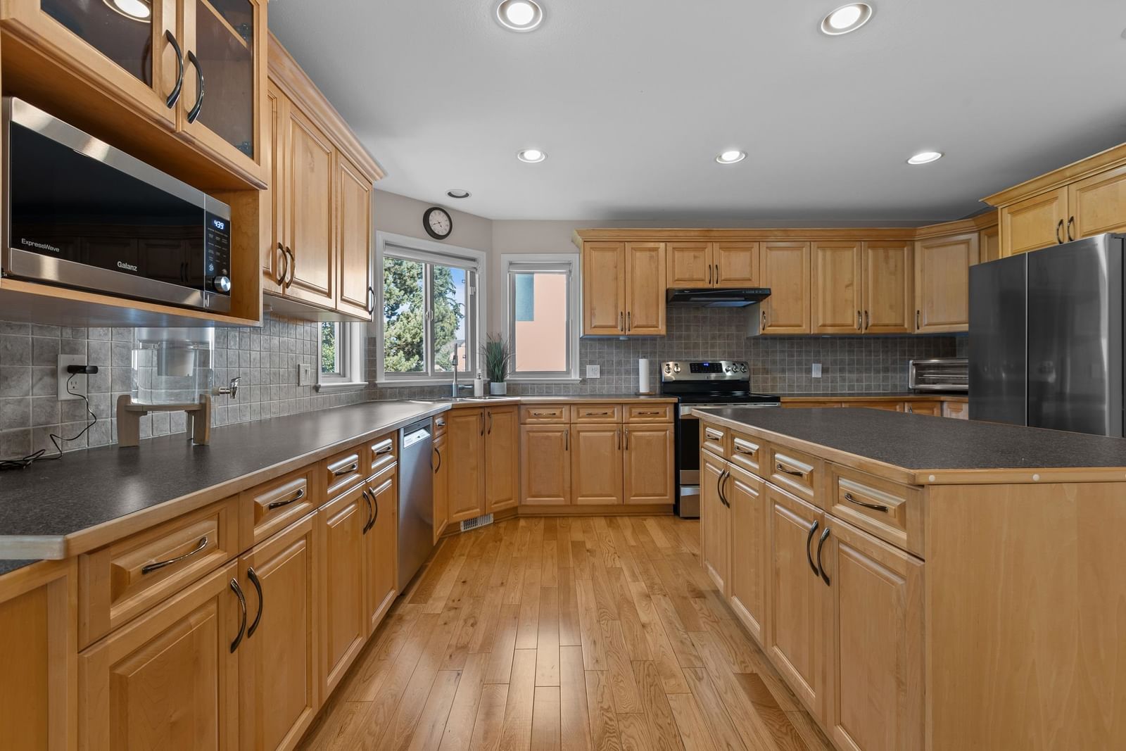 Listing Image 14