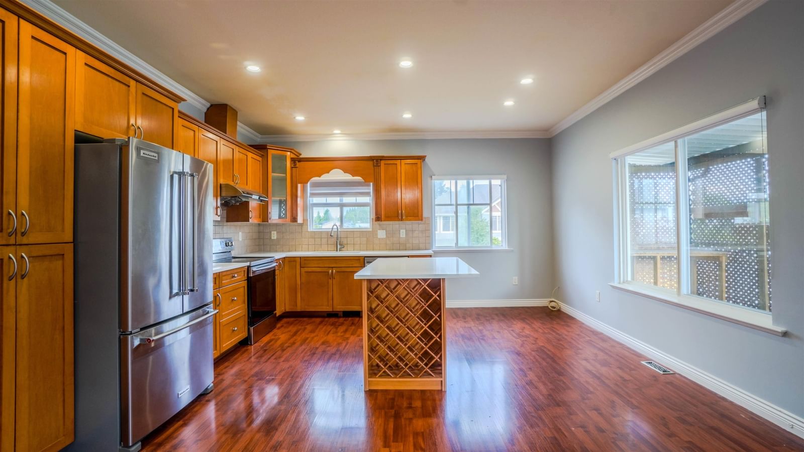 Listing Image 10