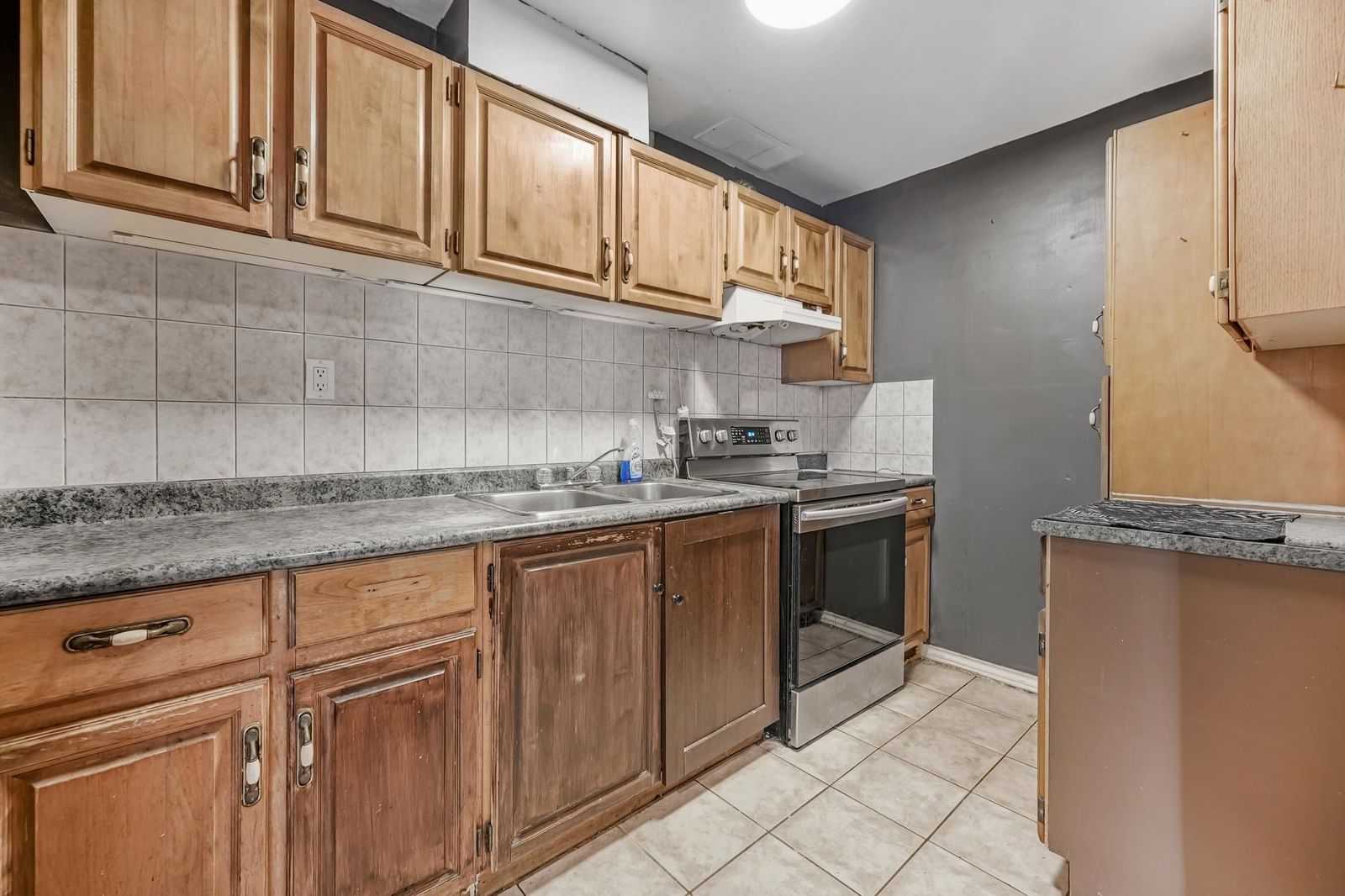 Listing Image 6