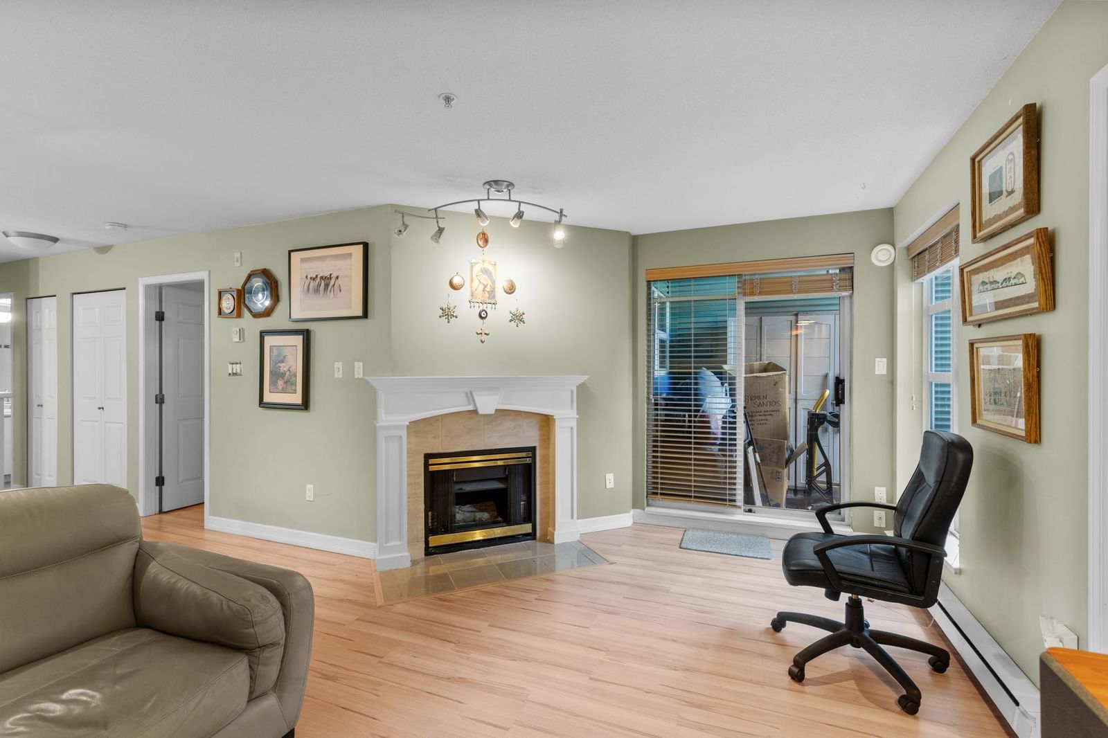 Listing Image 18