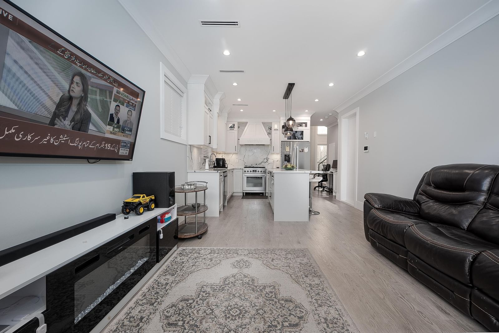 Listing Image 15