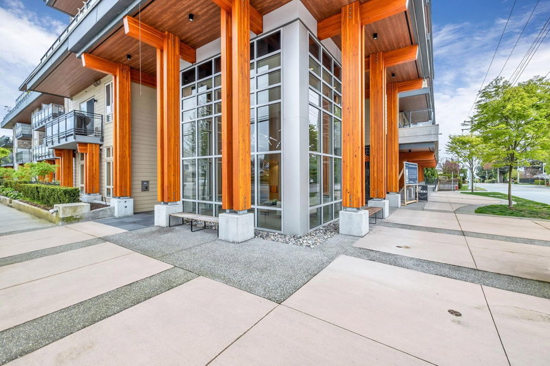 501 - 14022 North Bluff Road, White Rock, V4B 3C3 | Image 3