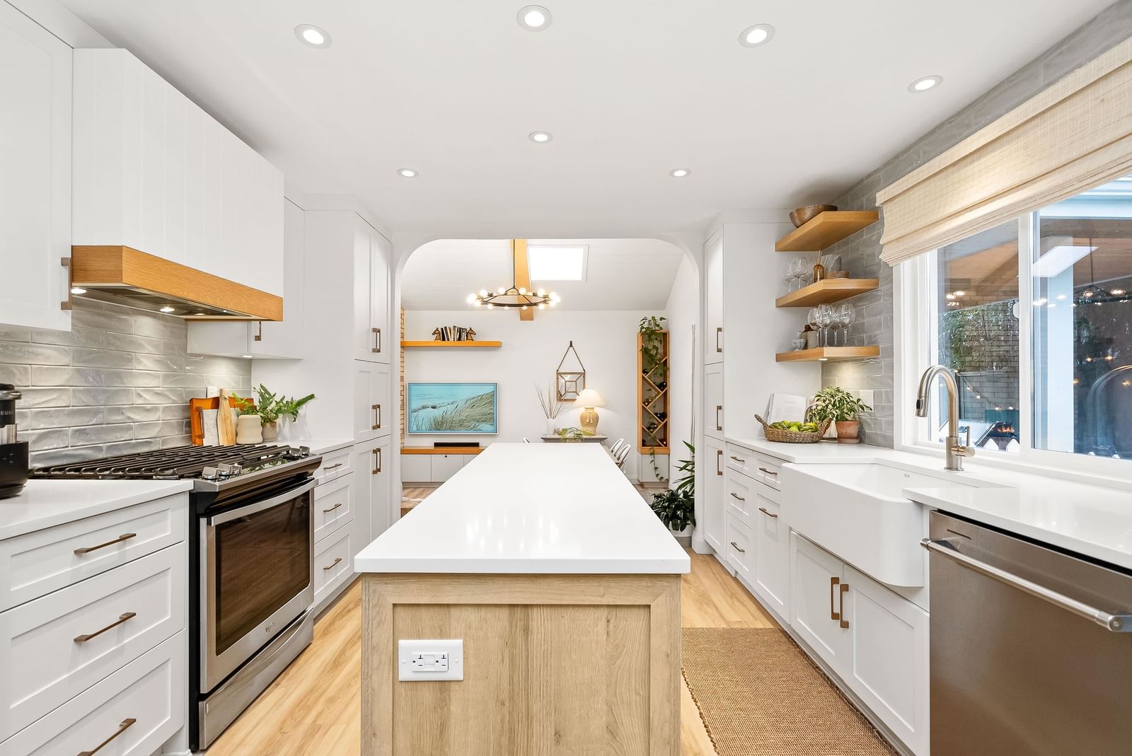 Listing Image 10