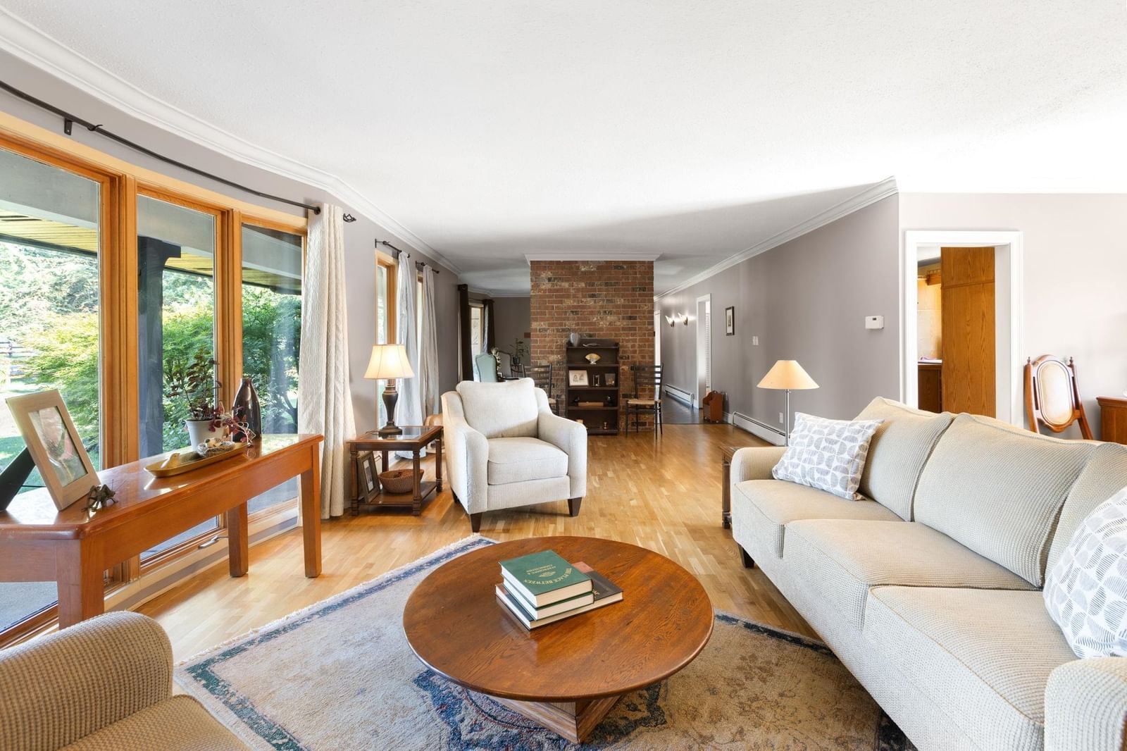 Listing Image 11