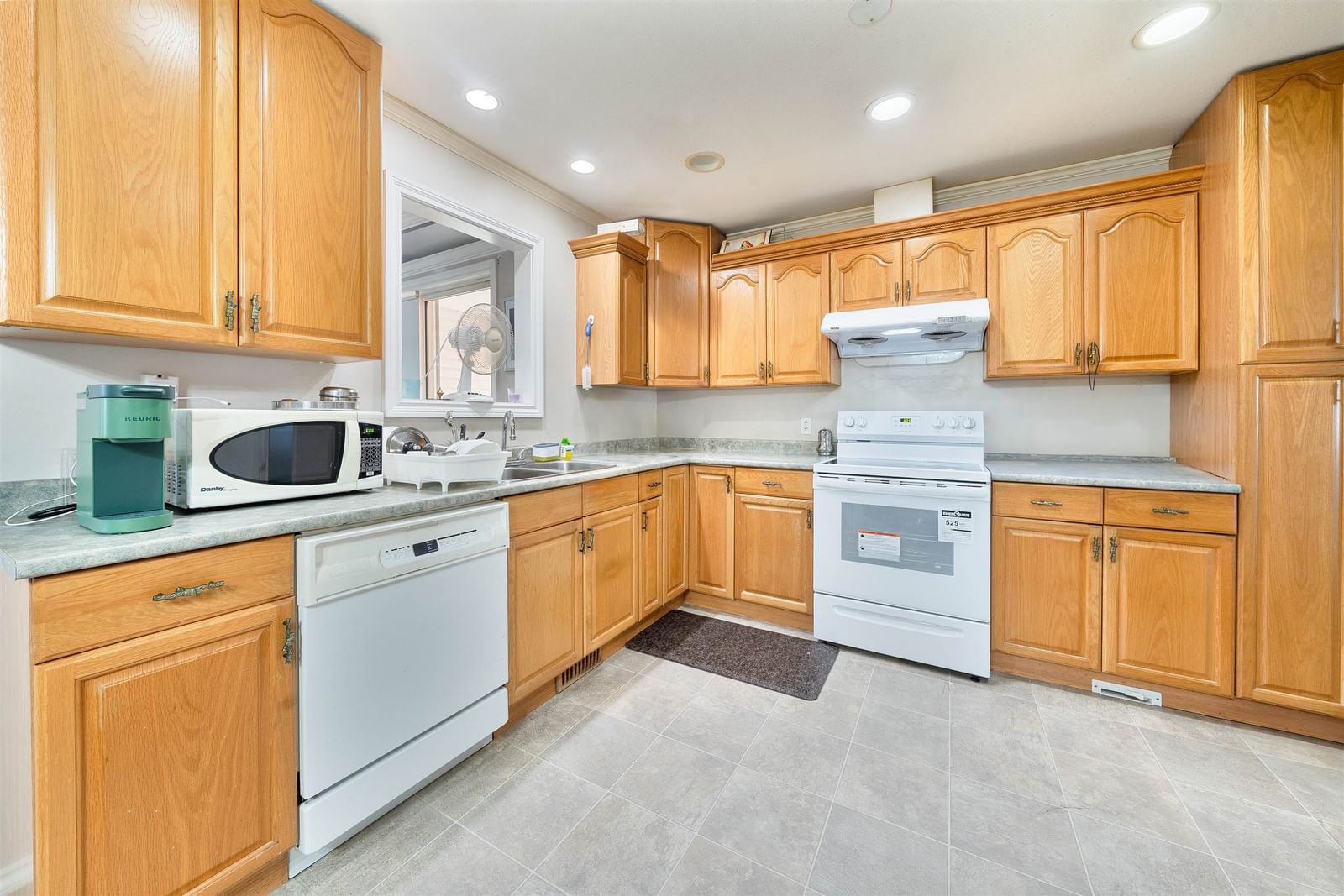 Listing Image 8