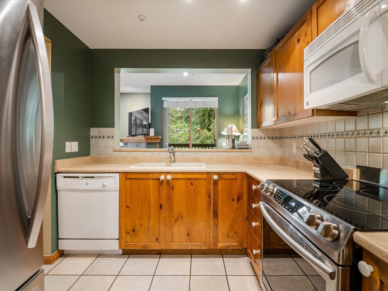 Listing Image 11