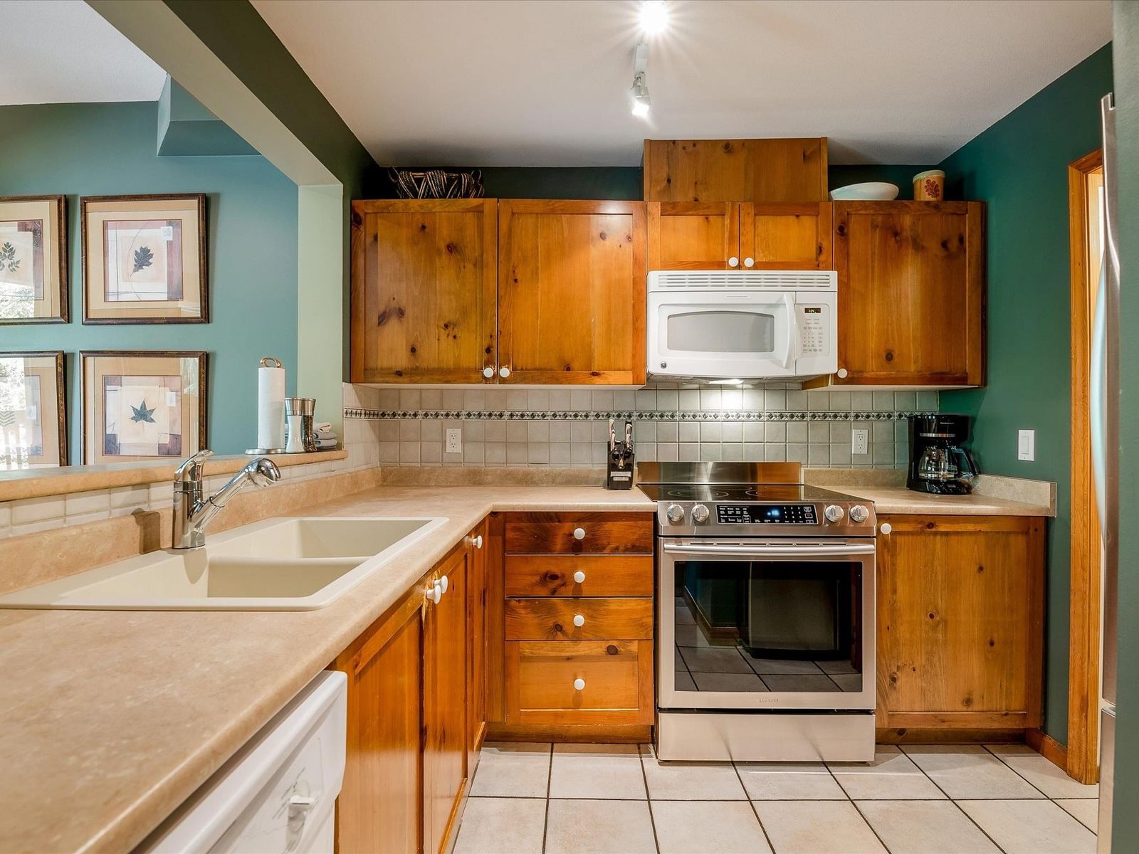 Listing Image 9