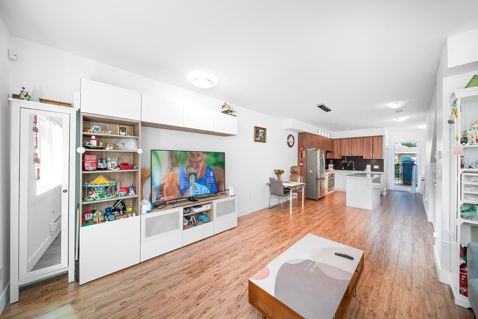 Listing Image 8
