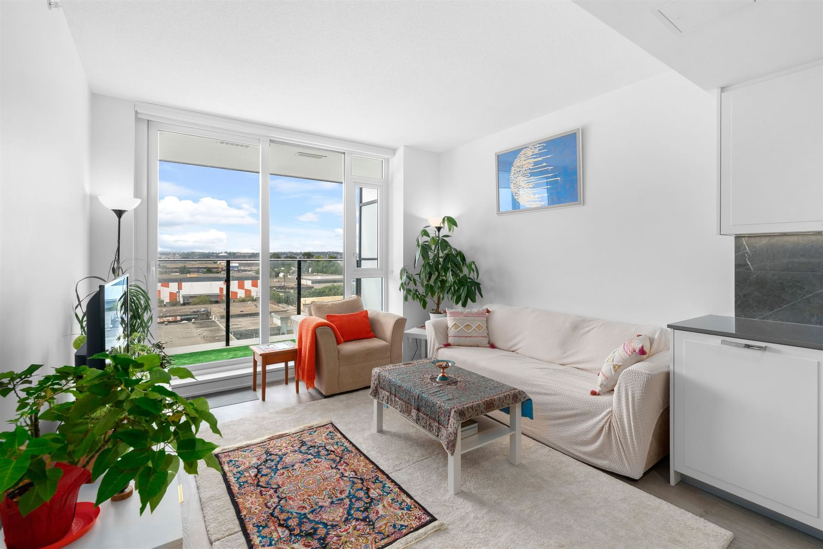 Listing Image 12