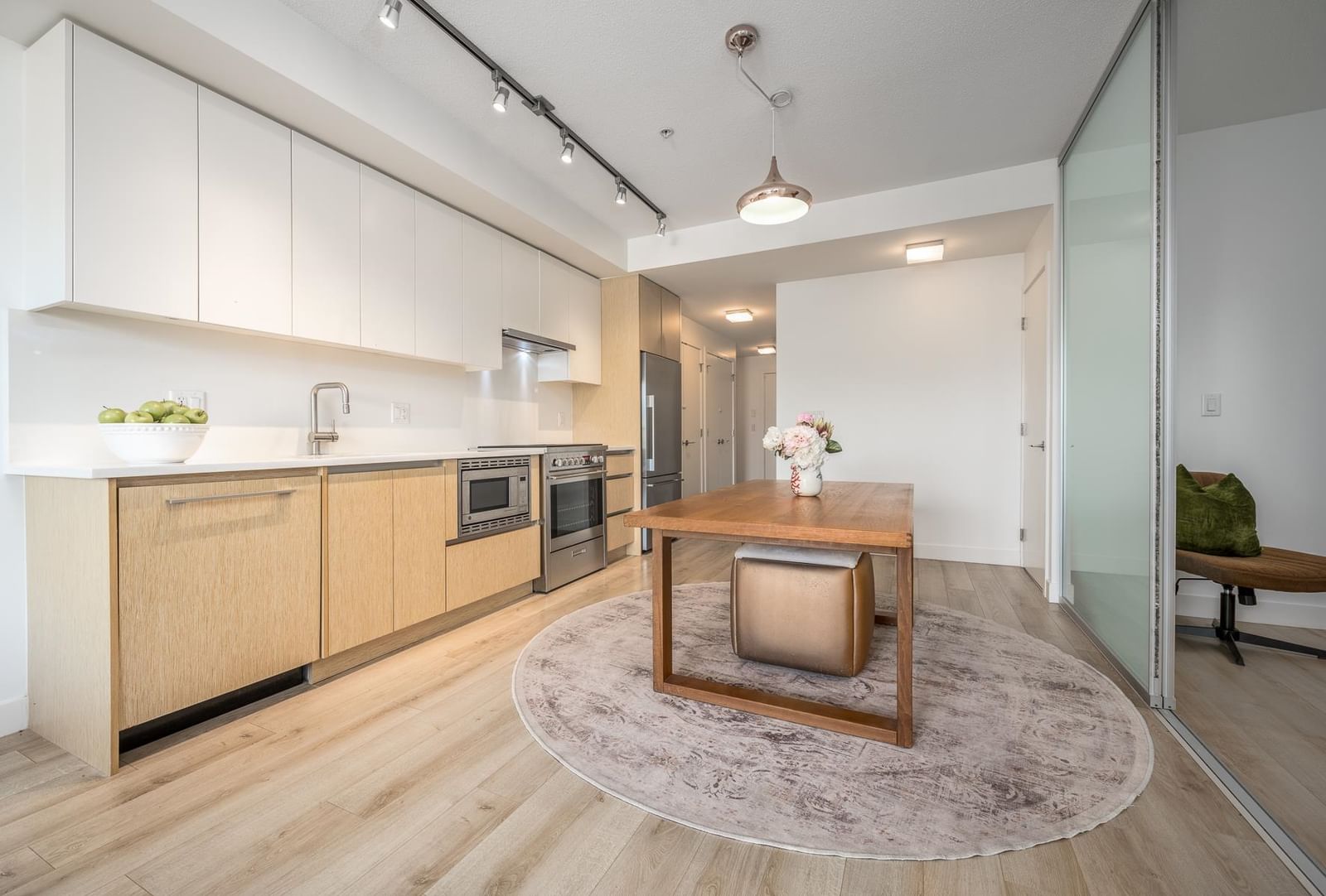 Listing Image 14