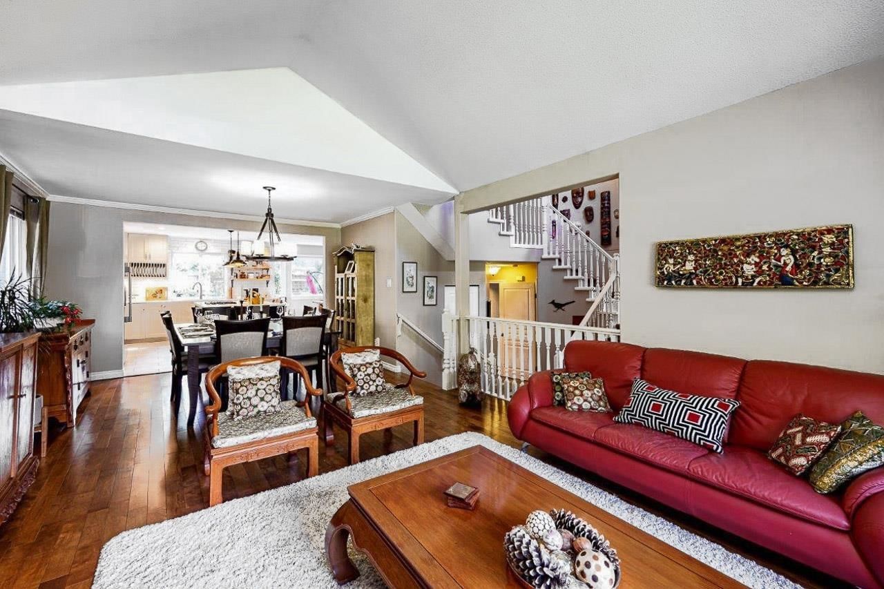 Listing Image 10