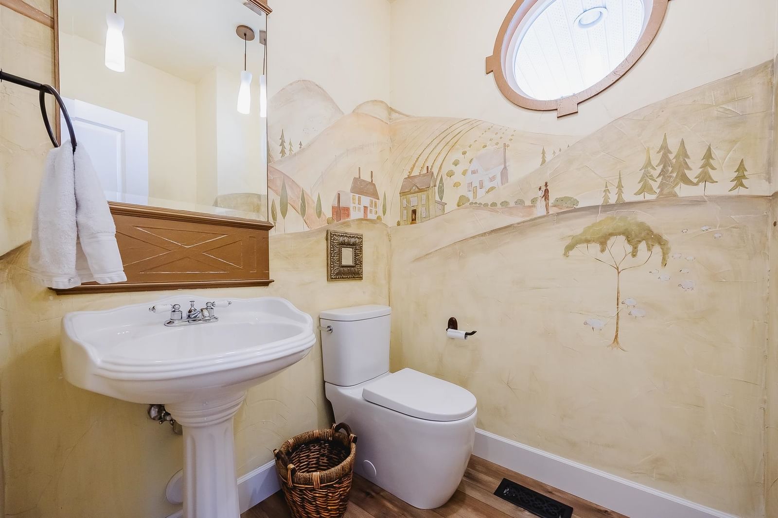 Listing Image 19
