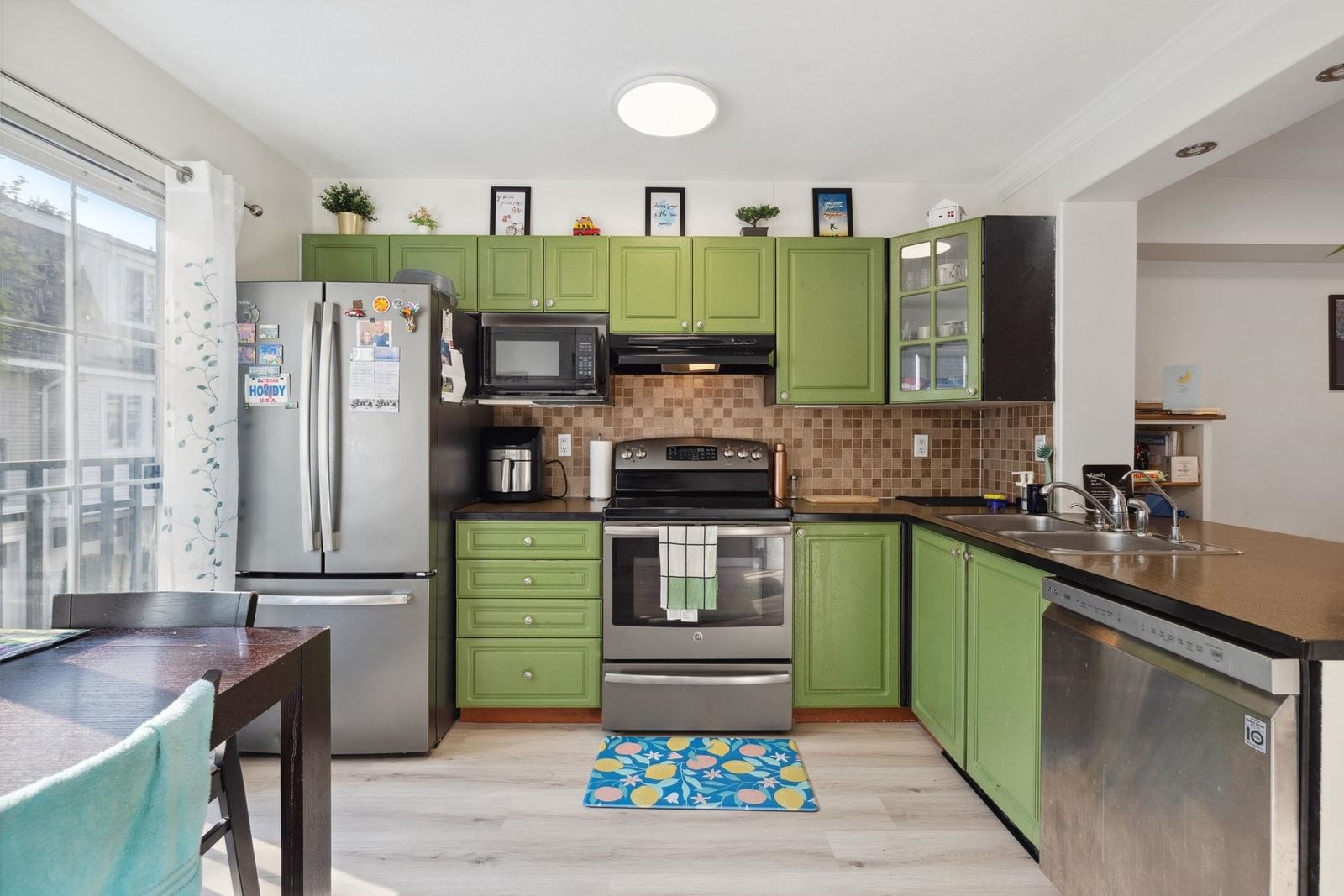 Listing Image 9