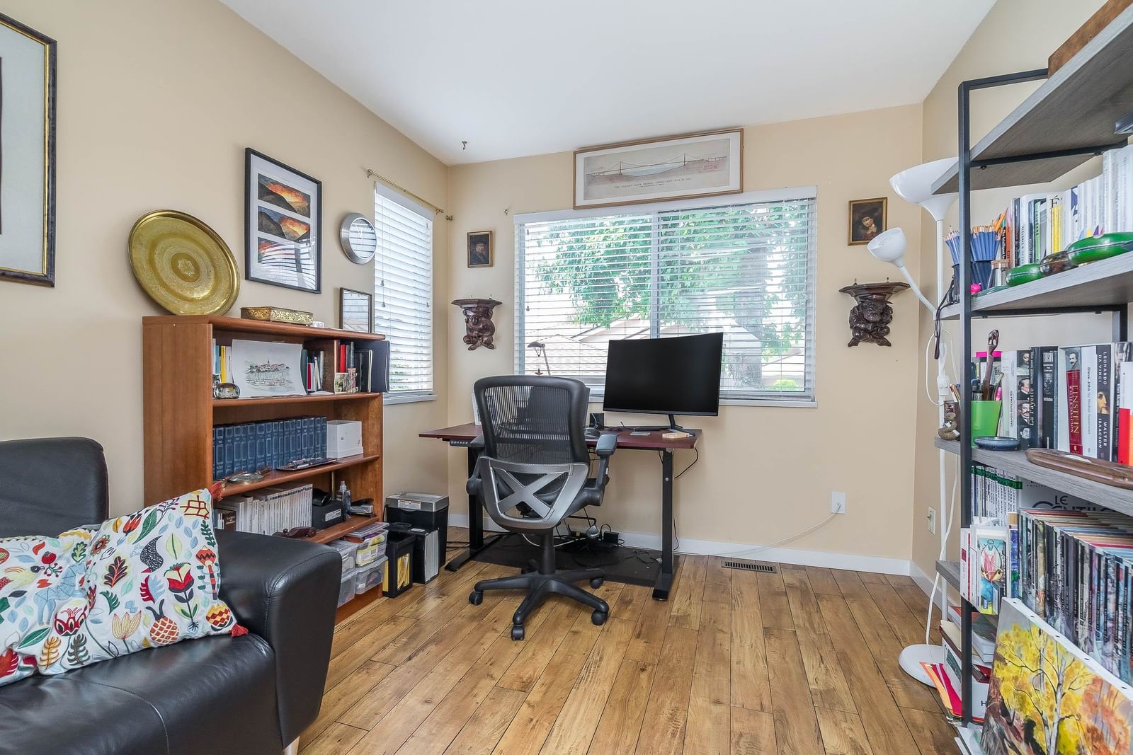 Listing Image 5