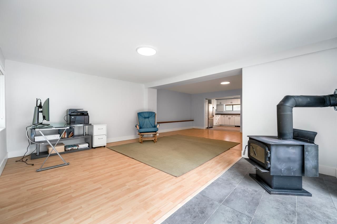 Listing Image 16